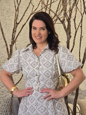 VESTIDO COM MANGA BALONÊ