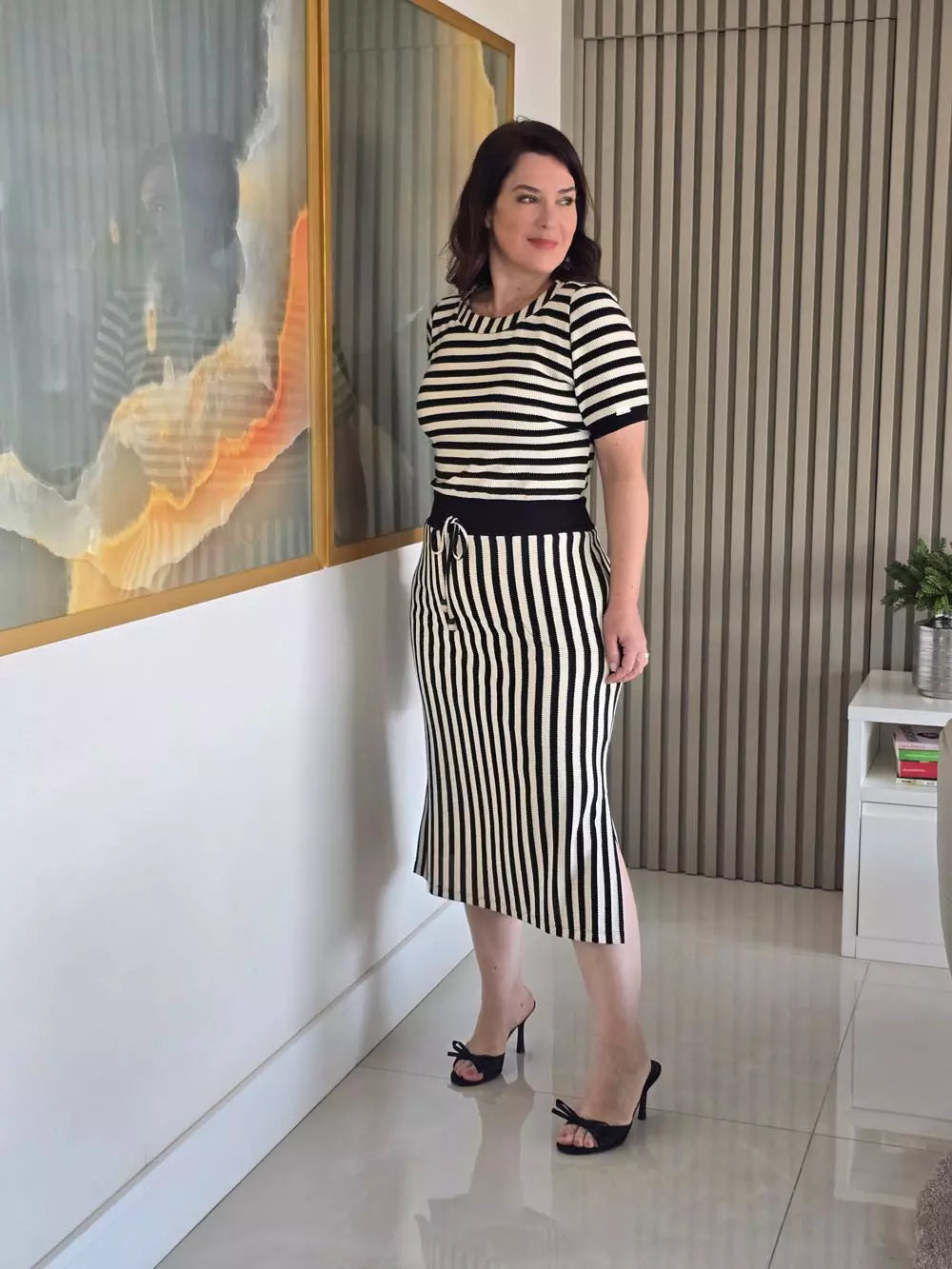 VESTIDO MIDI COM BOLSOS