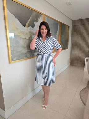 CHEMISE COM FAIXA NA CINTURA BRANCO COM AZUL